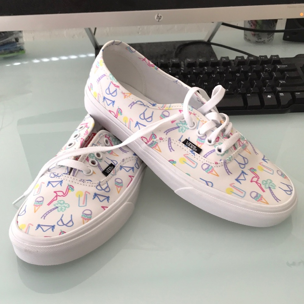 Brand New Vans authentic size men’s 7.5 womens 9